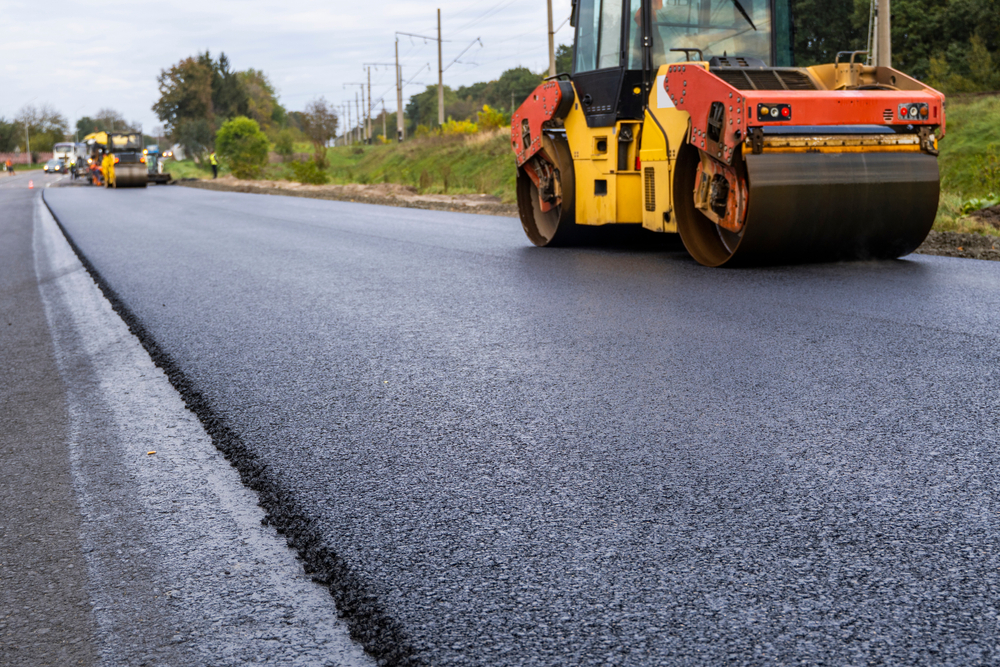 What Equipment Is Used by Professionals for Asphalt Paving?